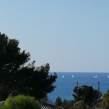 Sanary Les Gorguettes, Studio Avec Terrasse Vue Mer, A 10 Min A Pieds De La Plage Exterior photo