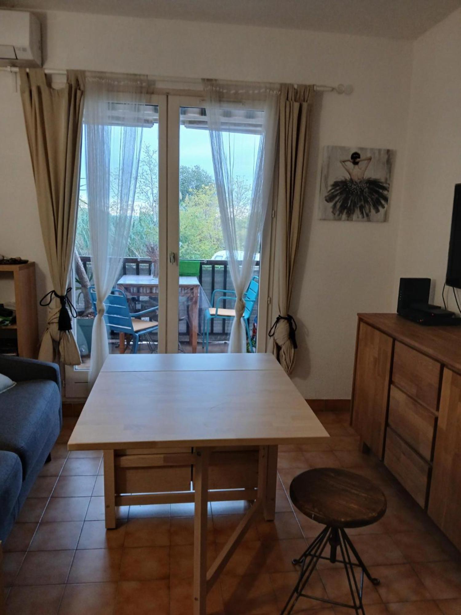 Sanary Les Gorguettes, Studio Avec Terrasse Vue Mer, A 10 Min A Pieds De La Plage Exterior photo