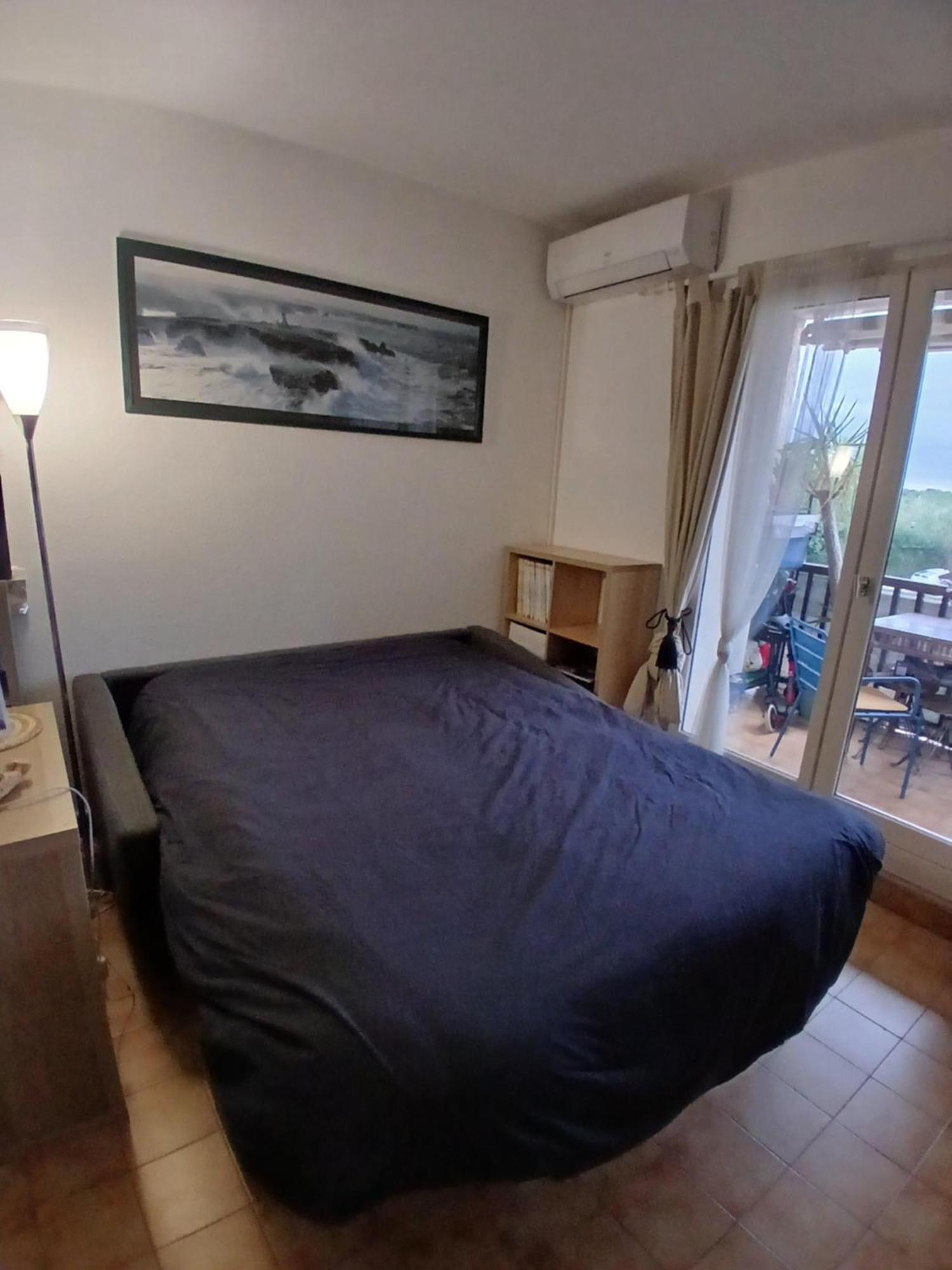 Sanary Les Gorguettes, Studio Avec Terrasse Vue Mer, A 10 Min A Pieds De La Plage Exterior photo